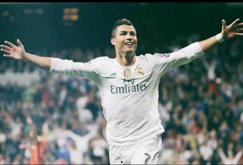 厄齐尔最新爆料图片,揭秘足球场上的不为人知故事